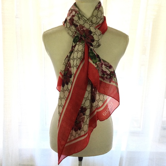 Gucci Silk Scarf Red Rose Print Shawl - Picture 1 of 5